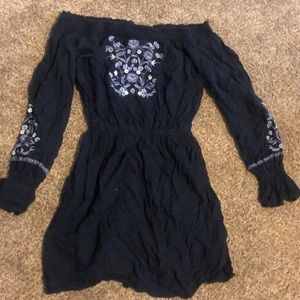 Off the shoulder Hollister dress